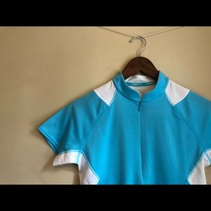Cycling shirt with pockets. Trayl brand.